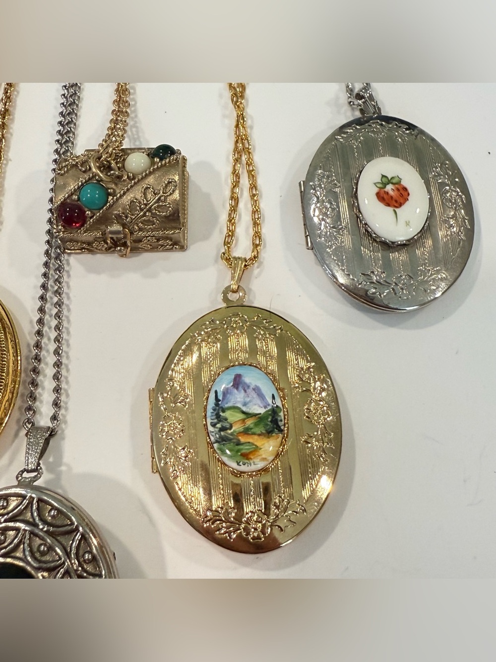 Vintage Avon 1928 Locket Bundle Floral Victorian Style Porcelain Hand Painted - Picture 7 of 9